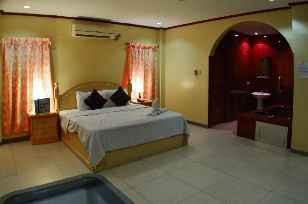 ซูบิก วอเตอร์ฟรอนต์ รีสอร์ต แอนด์ โฮเทล Hotel ภายนอก รูปภาพ