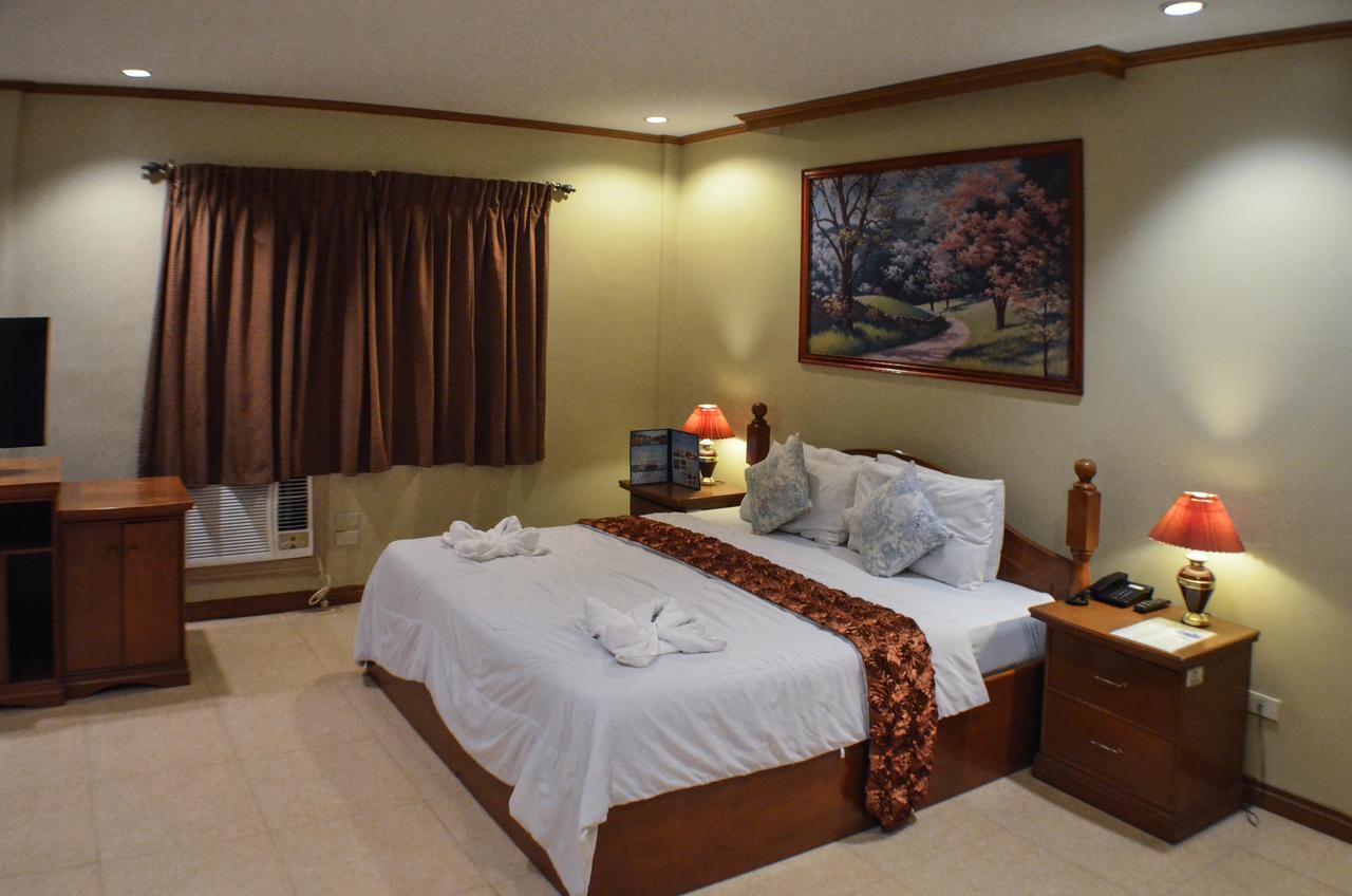 ซูบิก วอเตอร์ฟรอนต์ รีสอร์ต แอนด์ โฮเทล Hotel ภายนอก รูปภาพ
