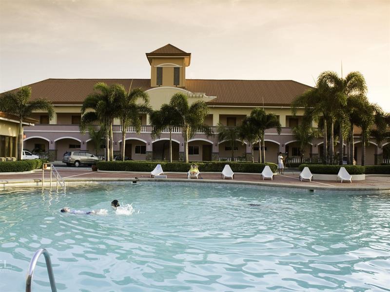 ซูบิก วอเตอร์ฟรอนต์ รีสอร์ต แอนด์ โฮเทล Hotel ภายนอก รูปภาพ